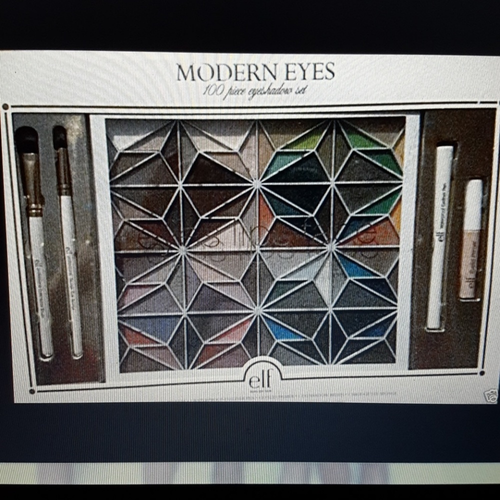 E.L.F Geometric eyeshadow palette limited edition NEW READ DESCRIPTION